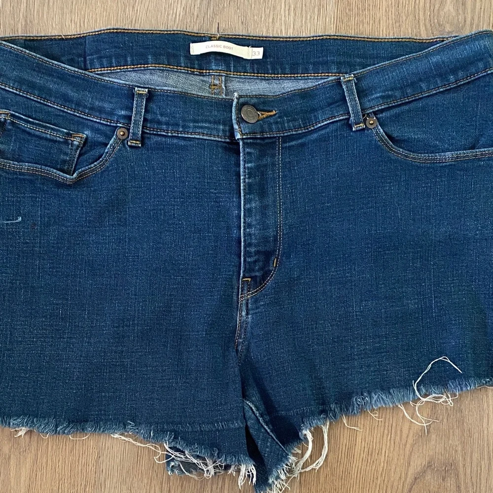 Levi's Blue Denim Frayed Shorts - Picture 3 of 8
